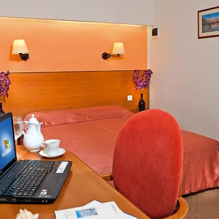 Hotel Nefeli 2*